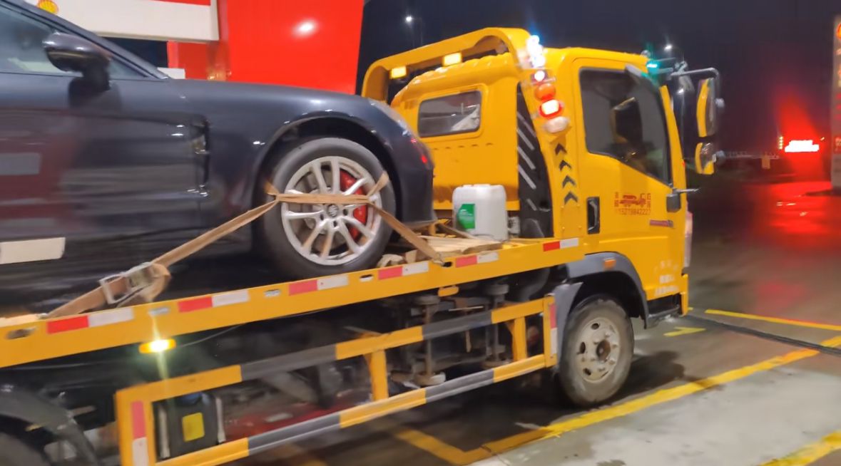 雅安行车途中遇到突发状况该如何呼叫道路救援？